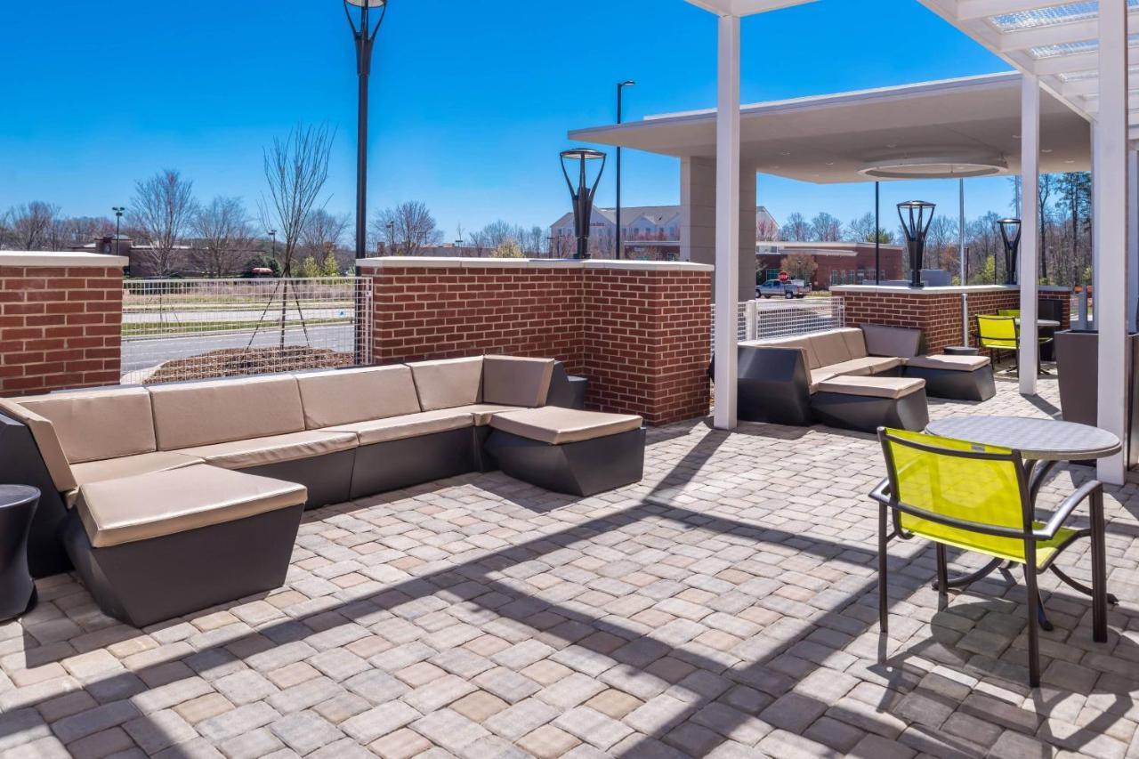 Springhill Suites By Marriott Greensboro Airport Buitenkant foto